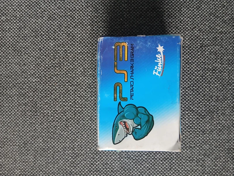 Petarda shark 3 – zdjęcie 1 z 2