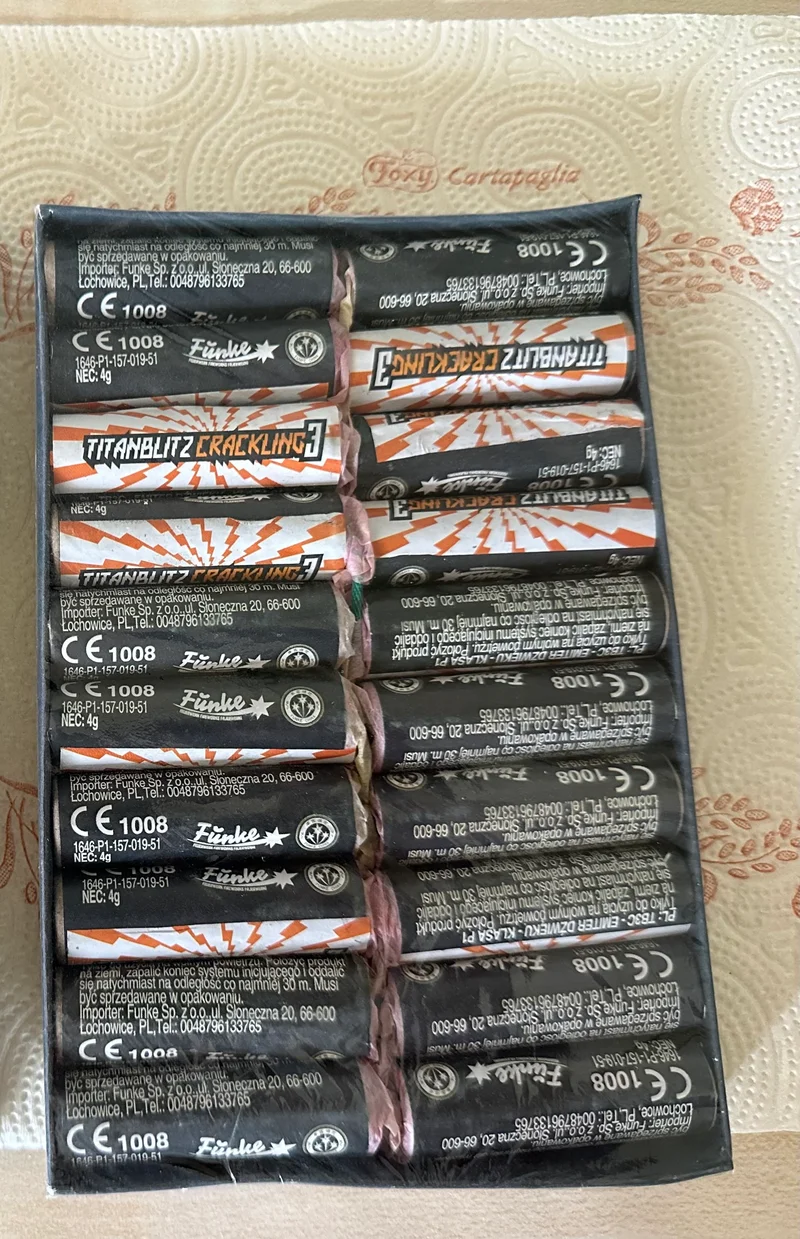 Petardy  Titanblitz 3 crackling  – zdjęcie 1 z 1