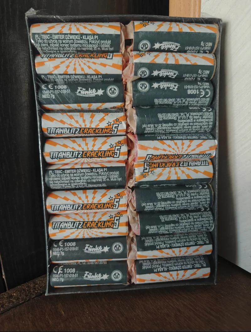 Petardy Titanblitz 5 Crackling P1  – zdjęcie 1 z 1