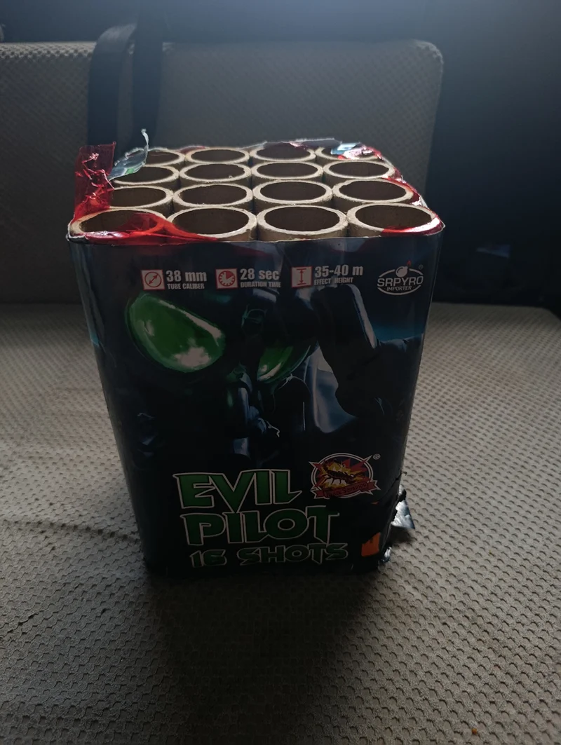 Evil pilot  – zdjęcie 1 z 3