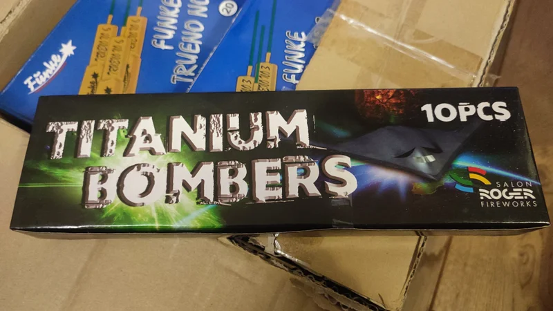 Titanium bombers petardy salon roger – zdjęcie 1 z 2